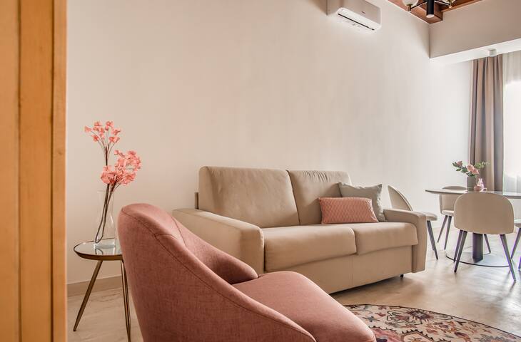 2 BDR Apartment in VIA DEL CORSO gallery image 4
