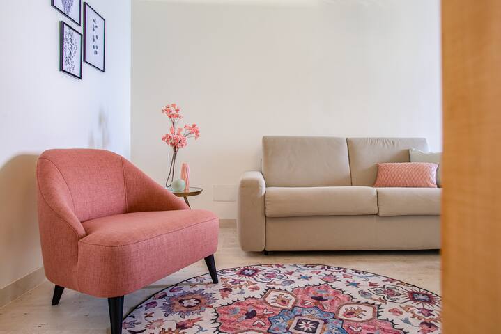 2 BDR Apartment in VIA DEL CORSO gallery image 3