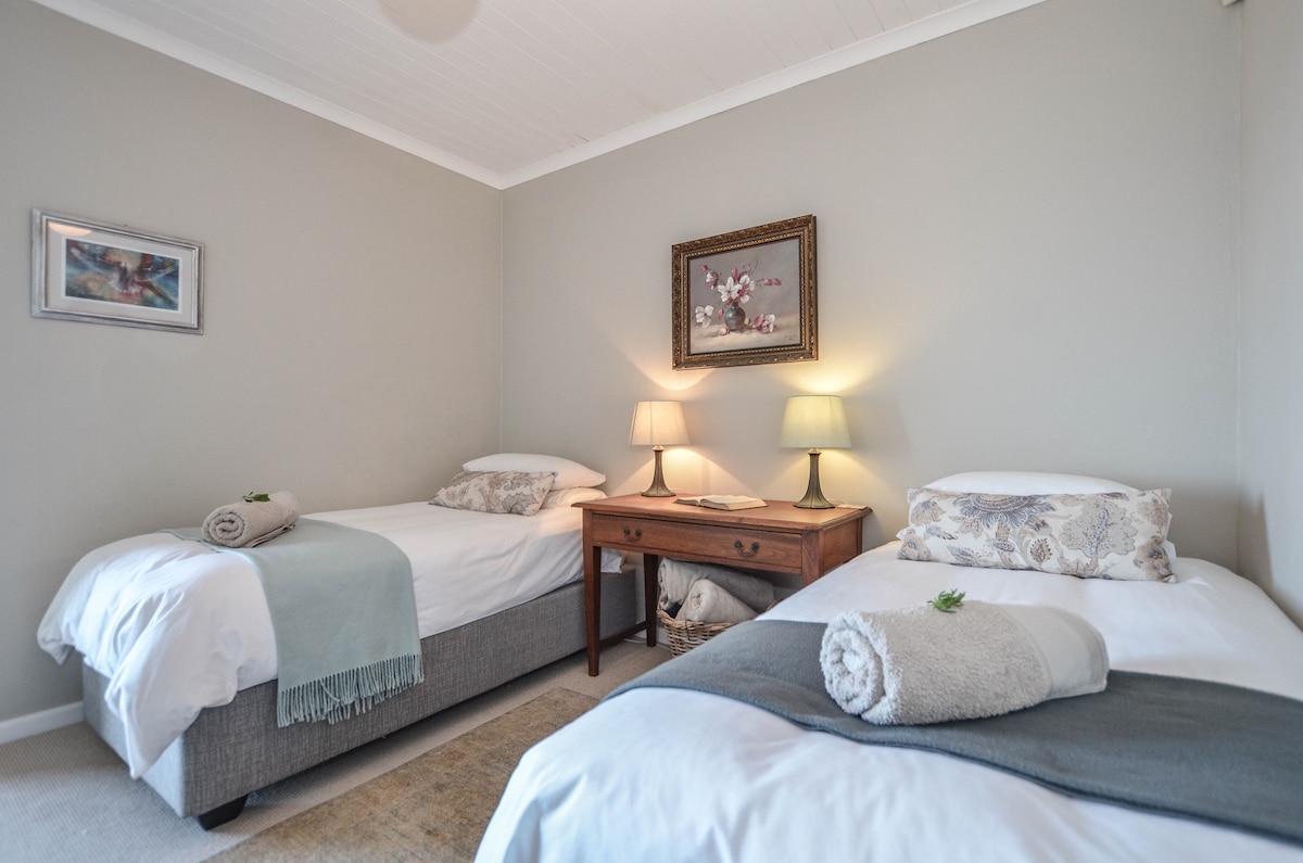 Segundo dormitorio. Se puede configurar como 2 camas individuales o 1 cama tamaño king.