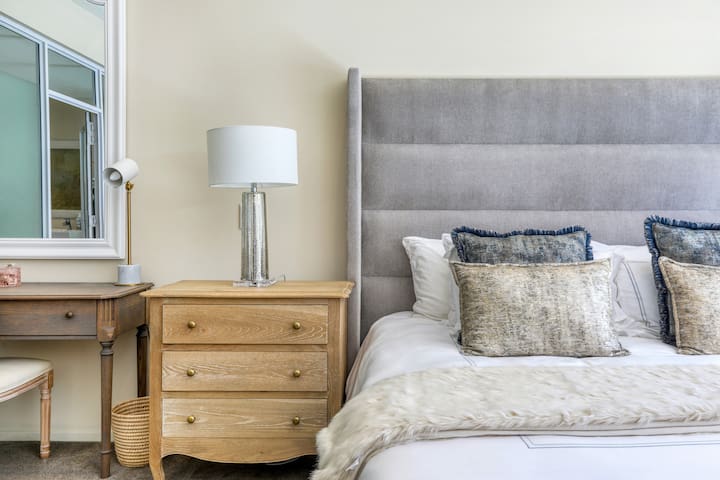 Chateau Gantouw – Constantia gallery image 5