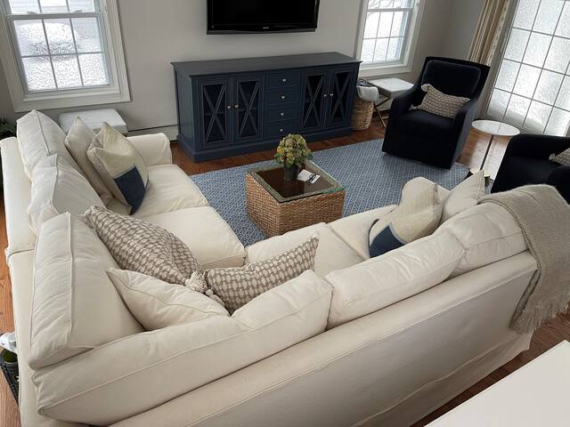 Beautiful Home on the Harbor gallery image 3