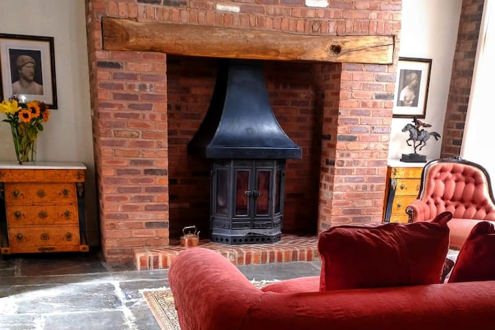 Private Traditional Barn In Rural Setting. - Nuneaton