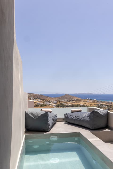 Grey Pearle Suite in Tinos