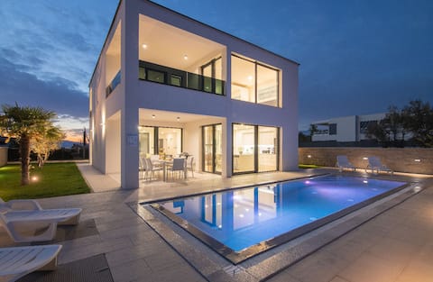 Villa Weiss Malinska Heated Pool - Osmosis System