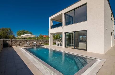 Luxury Villa Weiss - heated Pool - Malinska