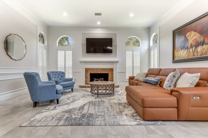 Stylish 4/3 traditional + pool