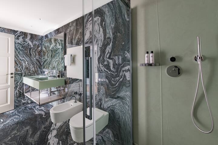 The Signoria Luxury | APT 7 – Perseo | Glamorous gallery image 3