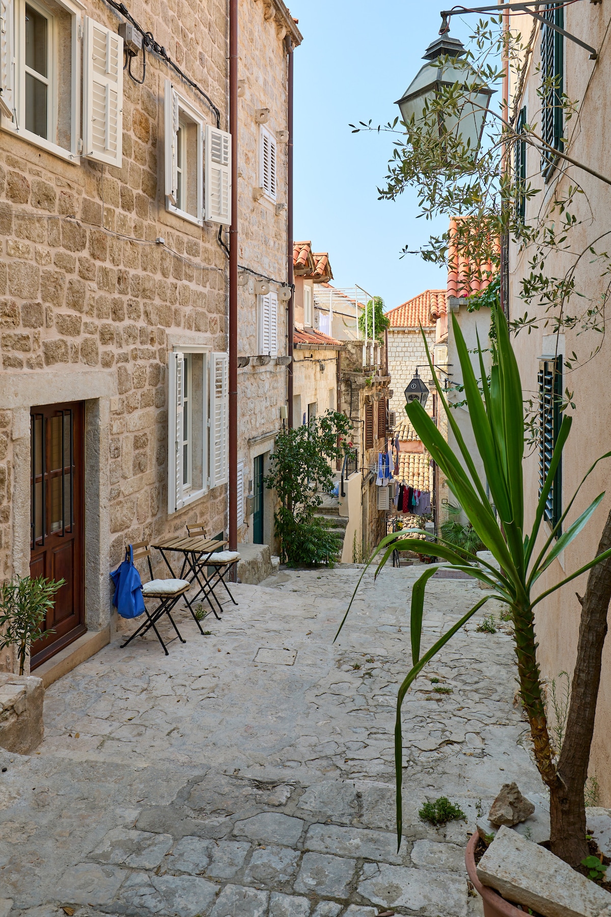 Grey bedroom with En Suite Bathroom - Houses for Rent in Dubrovnik ...