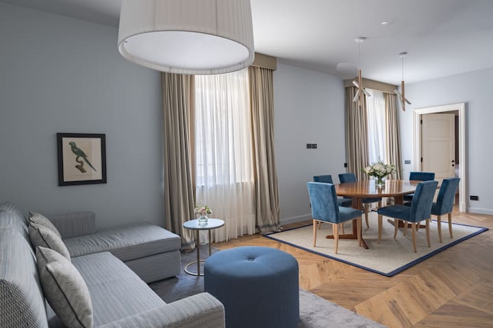 The Signoria Luxury | APT 11 Medusa | Ace Location