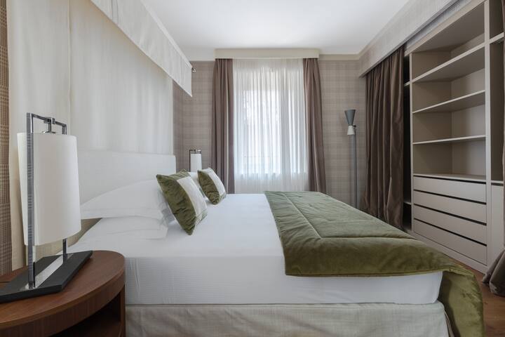 The Signoria Luxury | APT 11 Medusa | Ace Location gallery image 3