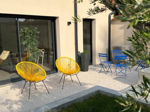 Villa Gaia- Bright, Design & Contemporary