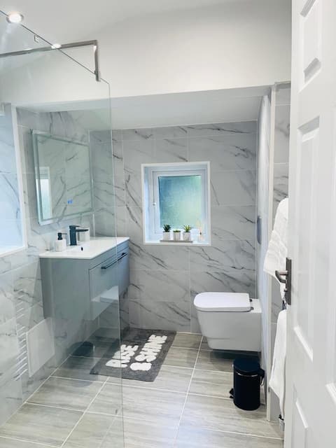 Successful Airbnb property: Luxury New Home in Swanscombe And Greenhithe