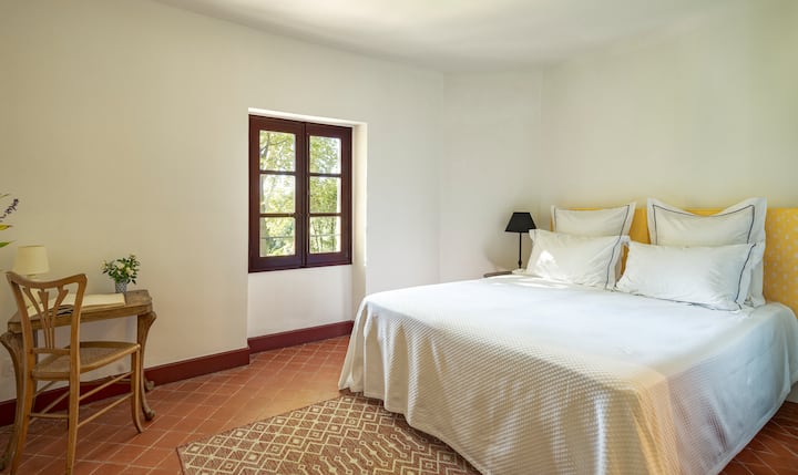 Silid - tulugan 10 - maaaring hatiin ang higaan sa dalawang kambal