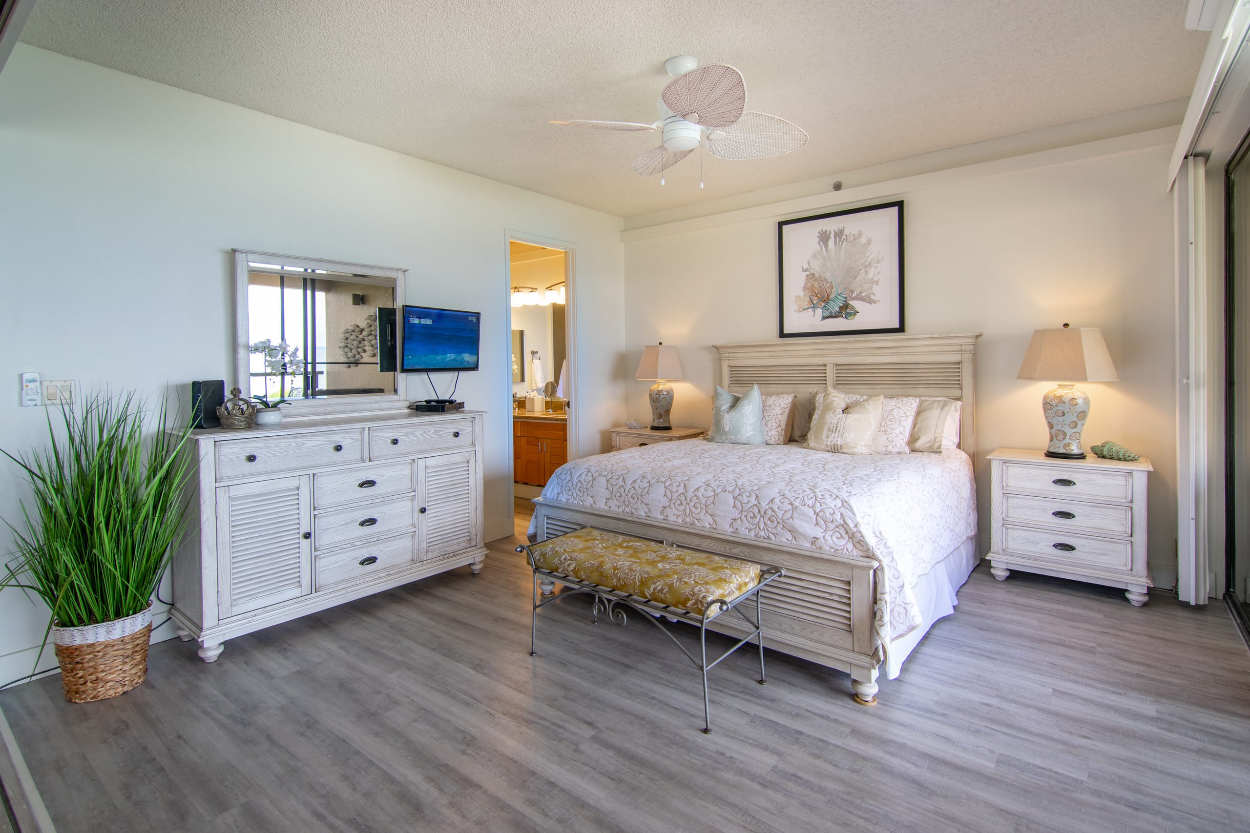 Condo in Lahaina · ★4.83 · 2 bedrooms · 8 beds · 2 baths - Image 10