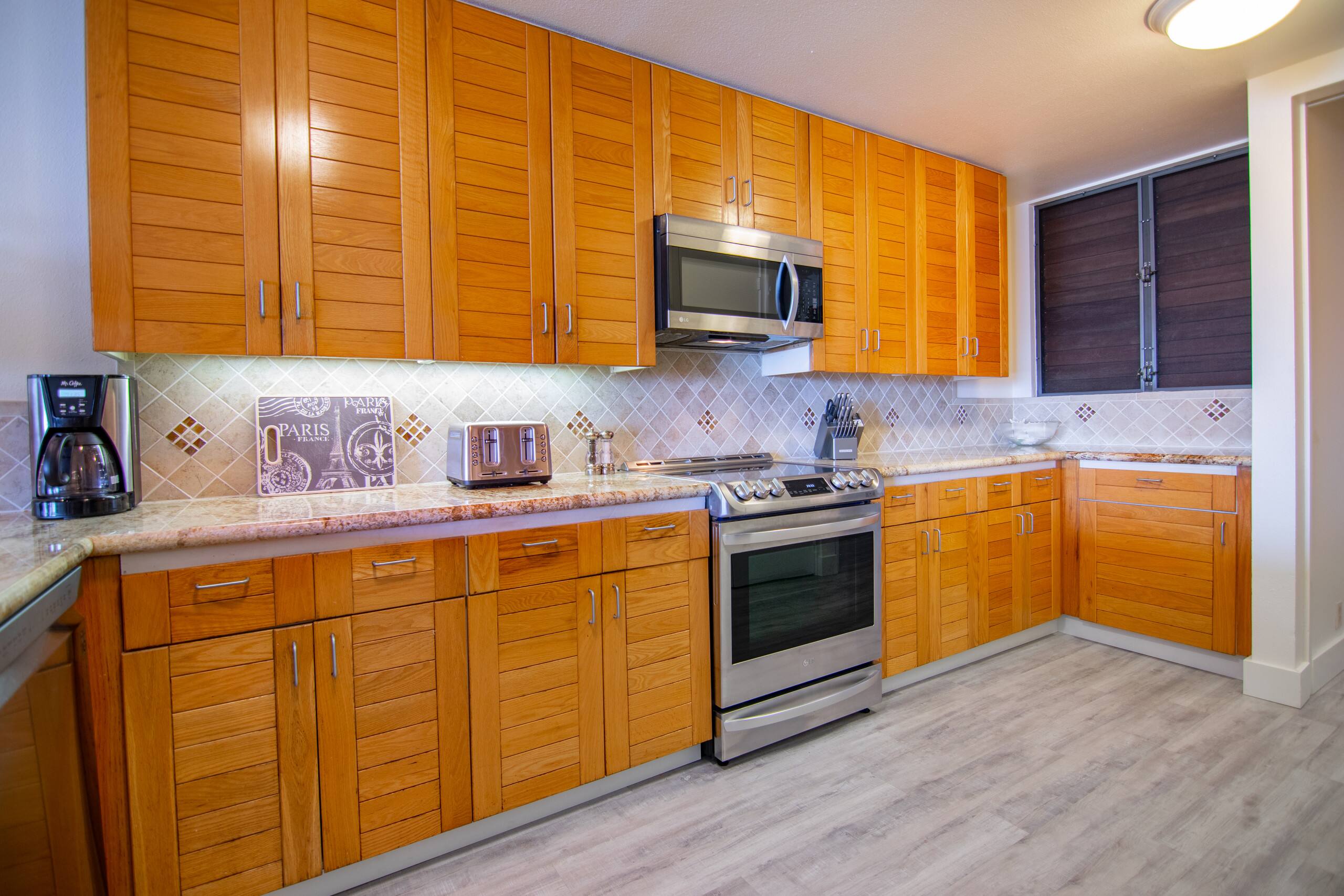 Condo in Lahaina · ★4.83 · 2 bedrooms · 8 beds · 2 baths - Image 16