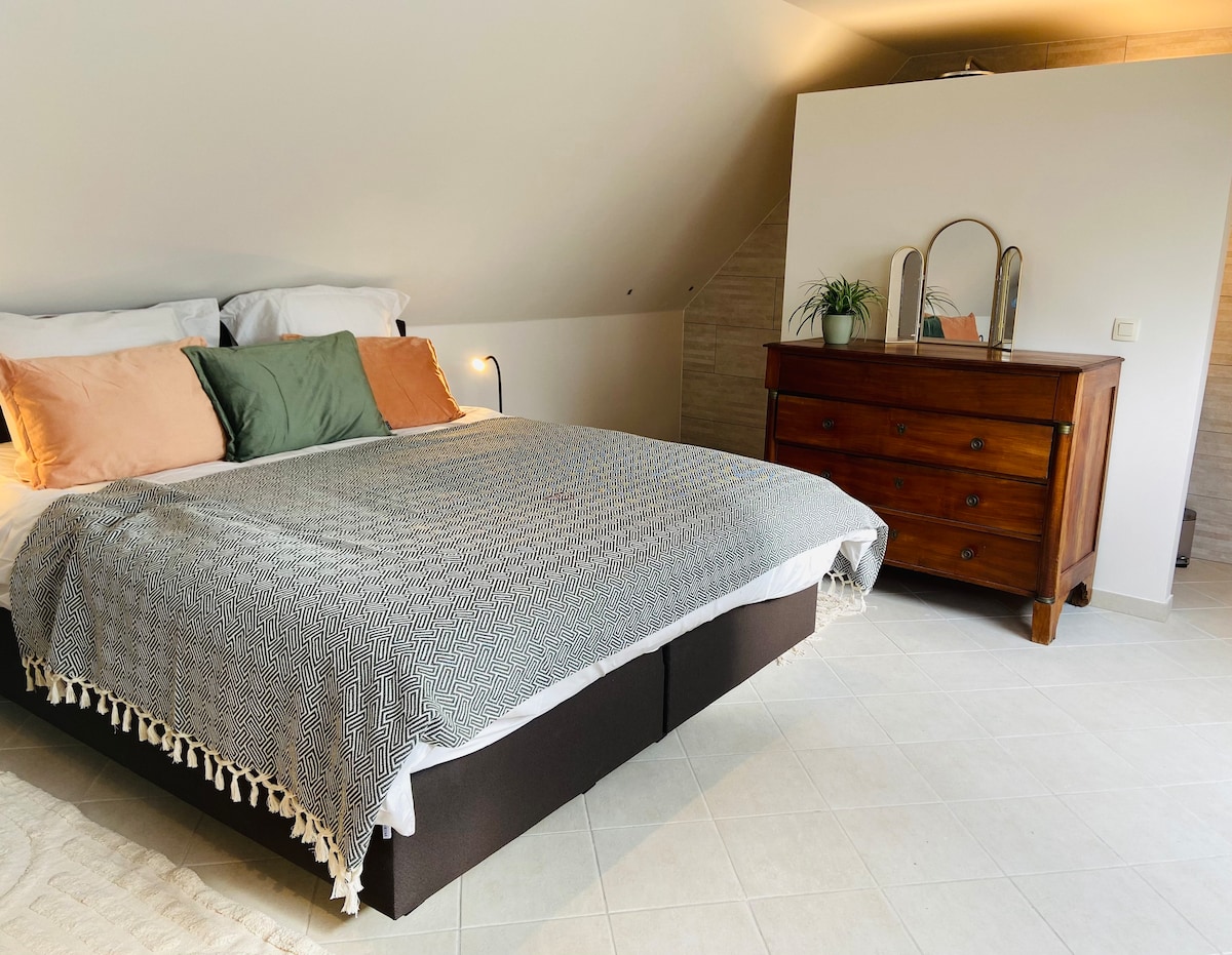 საძინებელი 1