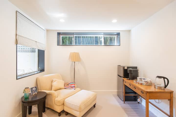 Spacious Family-friendly Suite - Vancouver