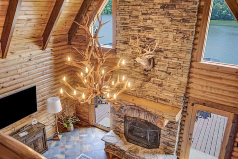 Popular Airbnb listing: Log Cabin Lake Living in Lake Norman Of Catawba