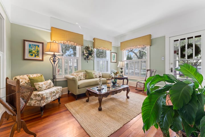St. George Historic Bungalow - St. Augustine, FL
