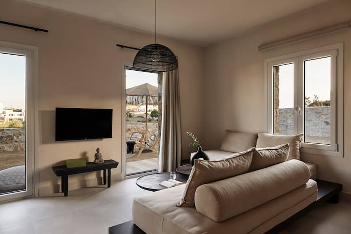 Cycladic home in Stelida