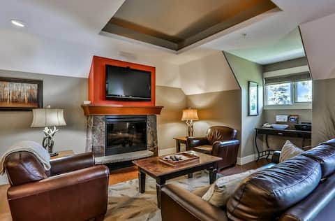 Successful Airbnb property: Superb 2BR Condo w/ Charming Mountain View & Pool in Alberta Rockies