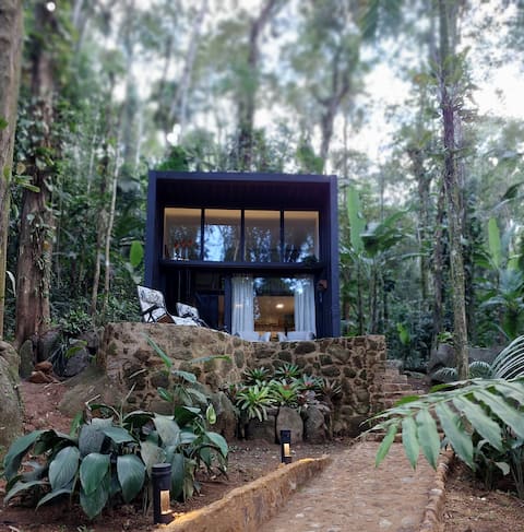 Popular Airbnb listing: Casa Kabana Paraty - Waterfall in Paraty