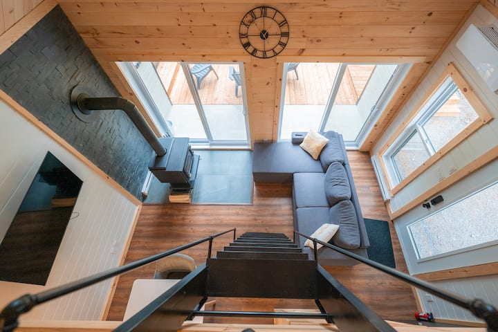 Chalet Le Bébé Falaise, Bord De L'eau! - La Tuque