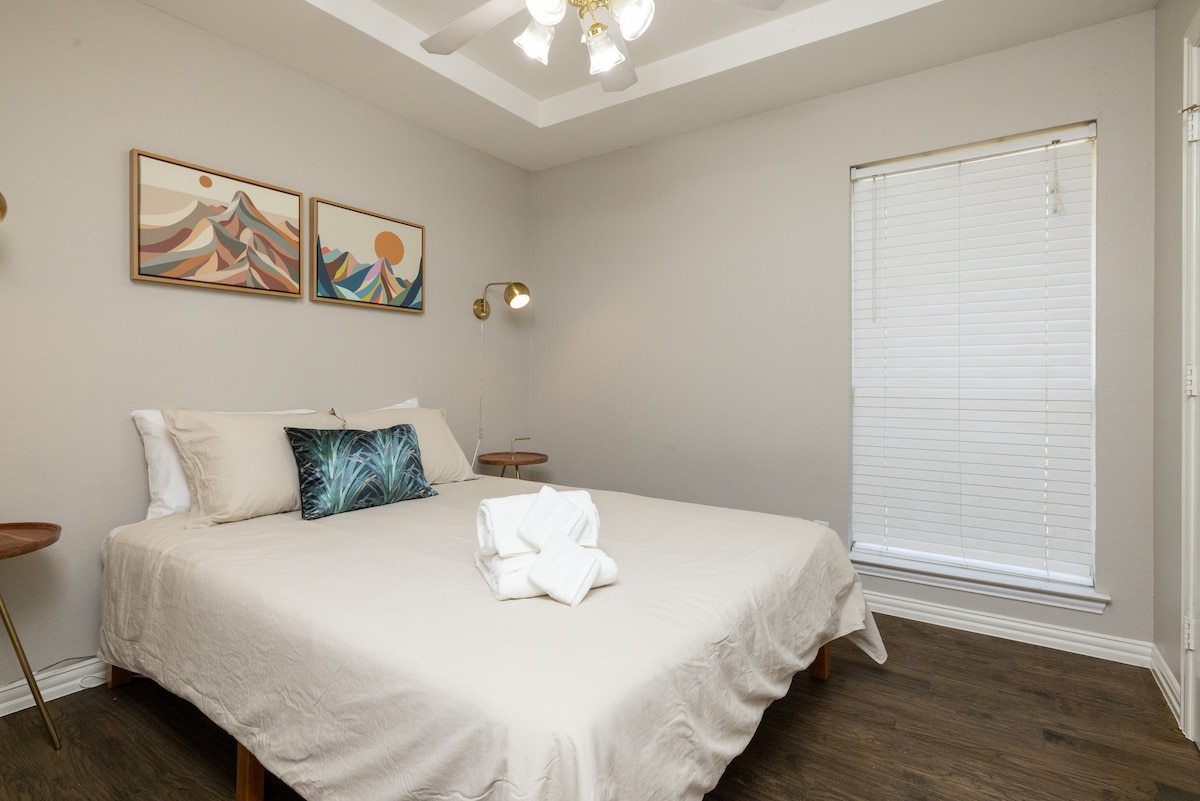 Bedroom #2 - queen bed