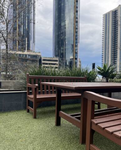 The Grande – Large 4 Bed/3 Bath gallery image 4