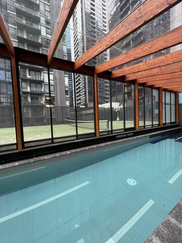 The Grande – Large 4 Bed/3 Bath gallery image 2