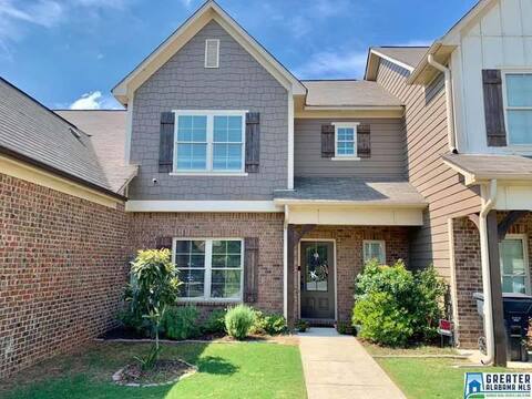 Beautiful home in the heart of Hoover!