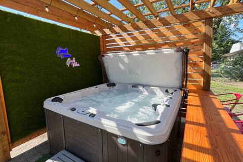 Charming Mpls Escape - Sleeps 14