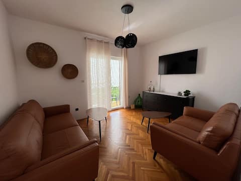 Top Airbnb: Seafront Apartment Marin in Općina Podgora