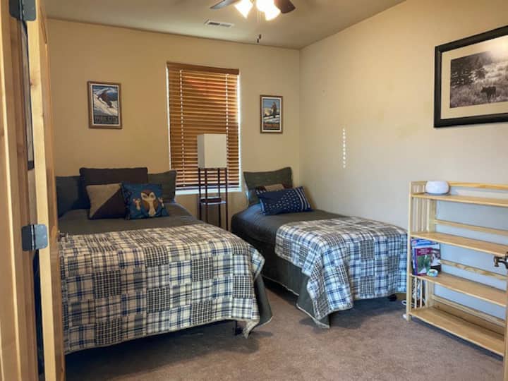 Chumba cha kulala cha tatu na Kitanda 1 kamili na Kitanda 1 cha watu wawili