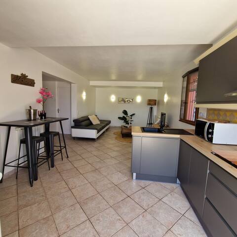 Popular Airbnb listing: T2 Apartment Les Issambres VAR in Roquebrune Sur Argens