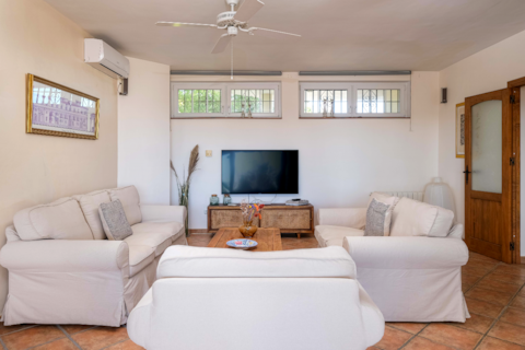 Popular Airbnb listing: Beautiful one level villa in Cerros del Águila. in Mijas