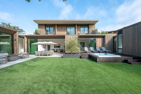 The Courtyard House