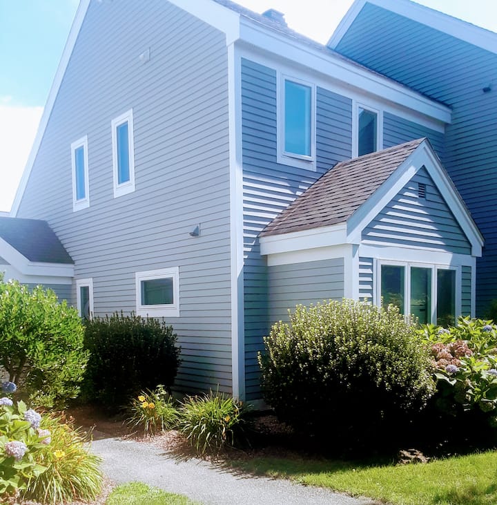 Ocean Edge A/C, King Bed, A/C , Gas, Remodel 2020 Townhouses for Rent