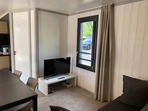 Annonce Airbnb populaire: Air-conditioned cottage in Jullouville 300 m from the beach à Jullouville