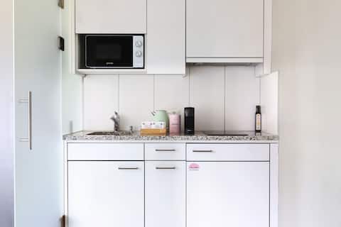 Top performing Airbnb: Numa I Medium Studio in the heart of Zürich in Langstrasse