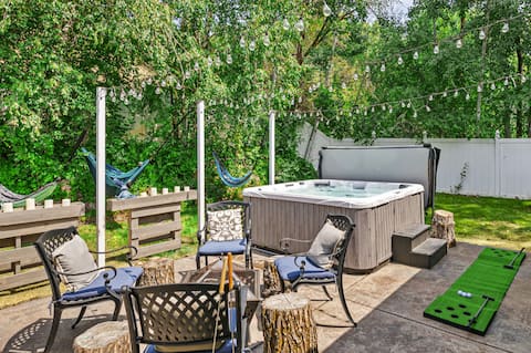 Cabin spa! Hot tub, sauna, gym, game rm, fire pit