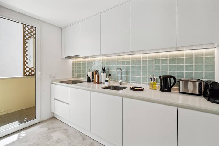 limehome Madrid Nuñez de Balboa | 3-BR Apt+terrace gallery image 5