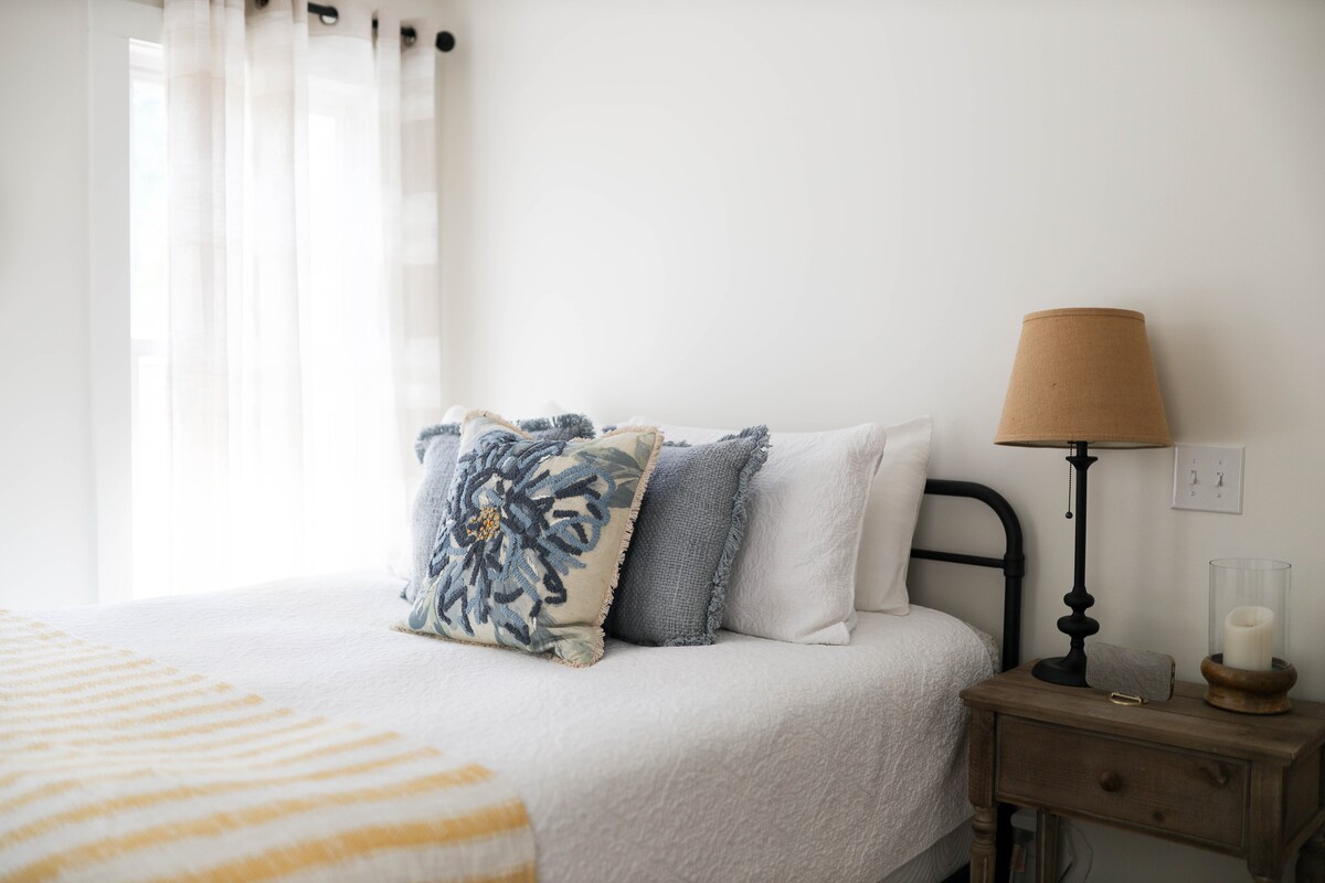 Sekundarna spavaća soba 2 - bračni krevet (širine 150-179 cm)