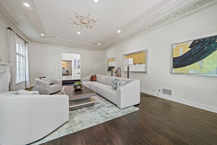 Huge Beverly Hills Private Estate (10,000 Sq Ft) gallery image 4