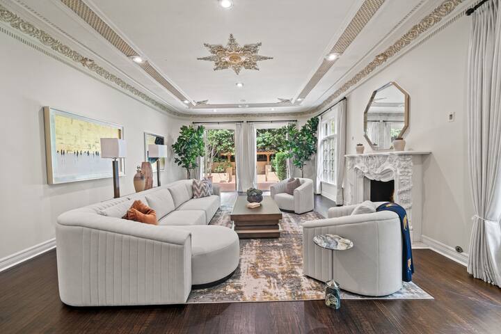 Huge Beverly Hills Private Estate (10,000 Sq Ft) gallery image 3