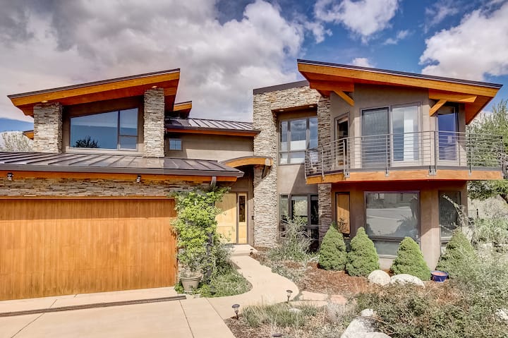Modern House In Central Boulder With Views - Boulder, CO