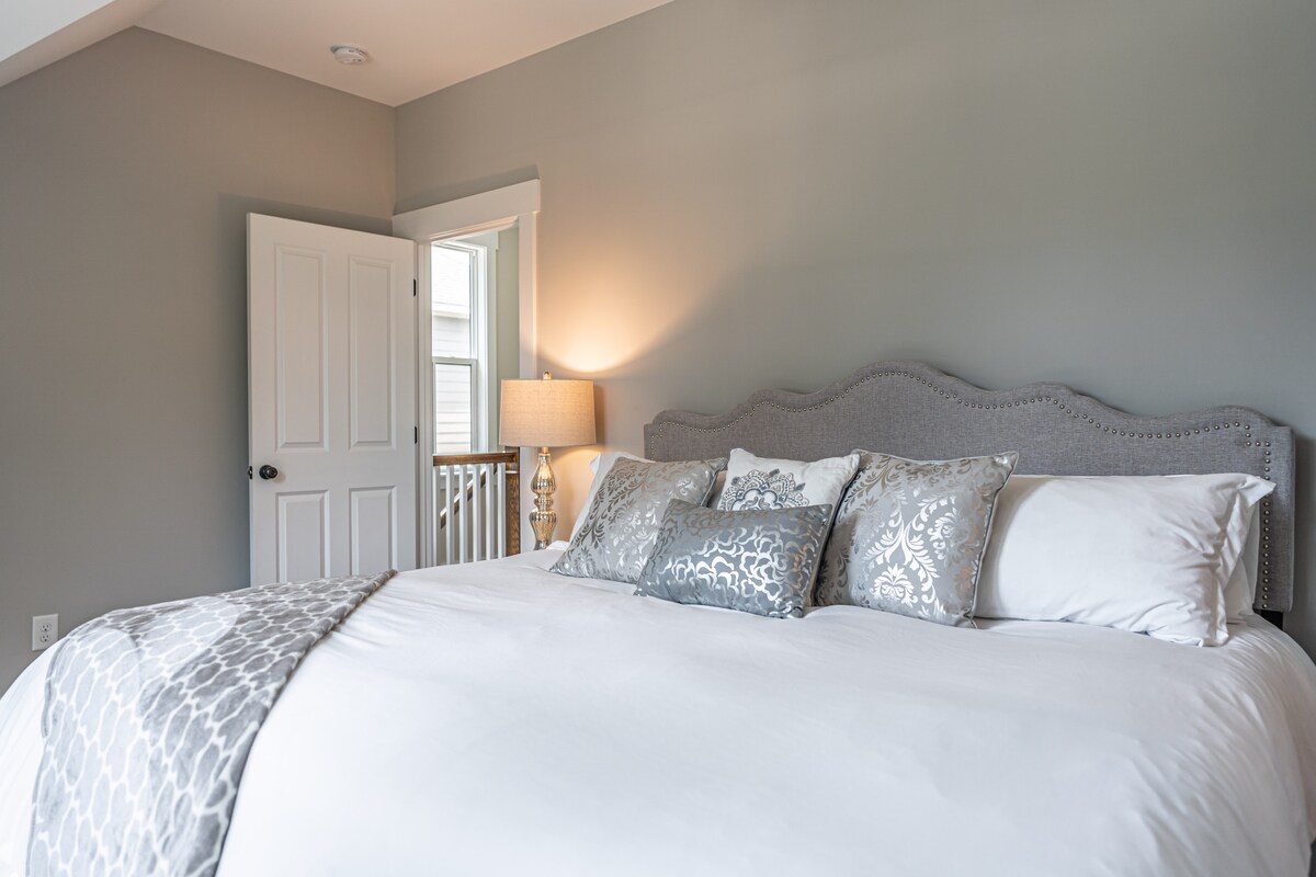 غرفة نوم الضيوف - مناسبة للأفضل مع لمسة من الراحة والفخامة