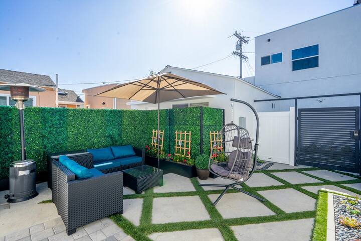 House in Del Aire, SoFi,Intuit,Kia Forum,Beach,LAX gallery image 3