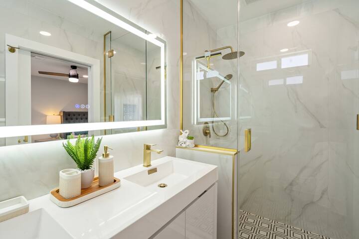 Large House+Guest Studio in Del Aire, LAX,SoFi,Kia gallery image 4