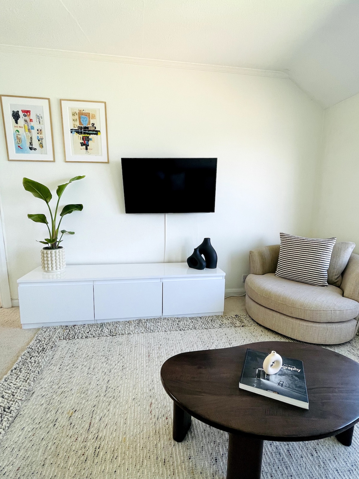 Top Airbnb: 2 Bedroom Apartment, Parking & Amazing Sea Views in St. Ives